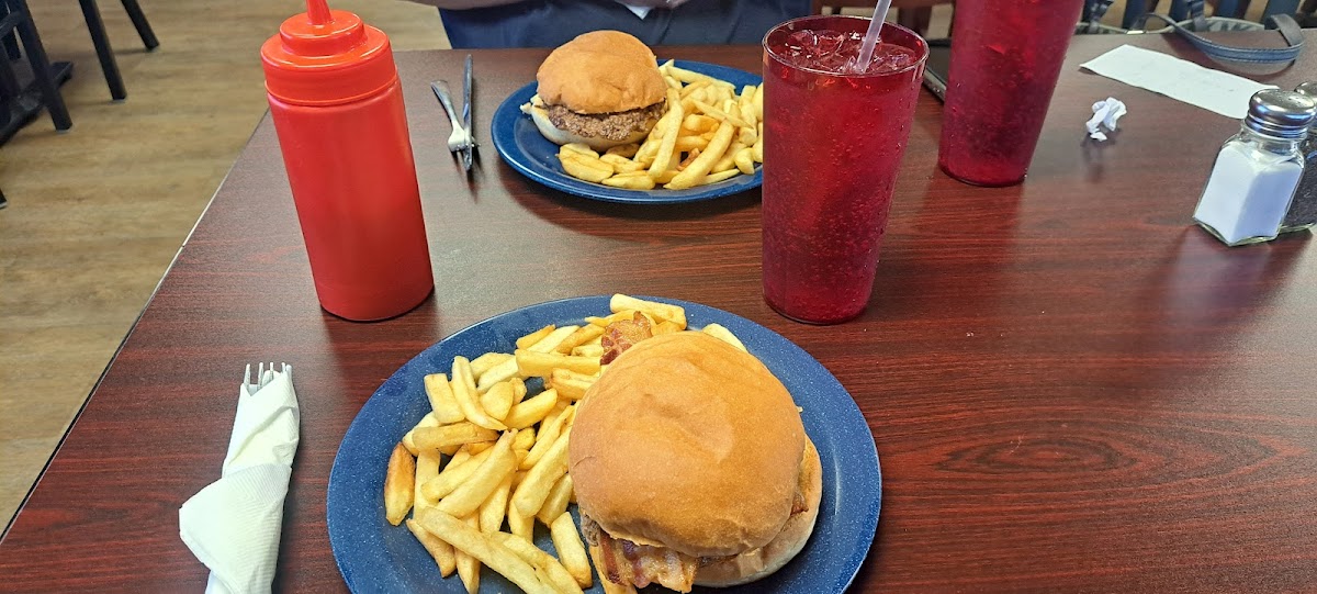 Lewis' Family Restaurant-4